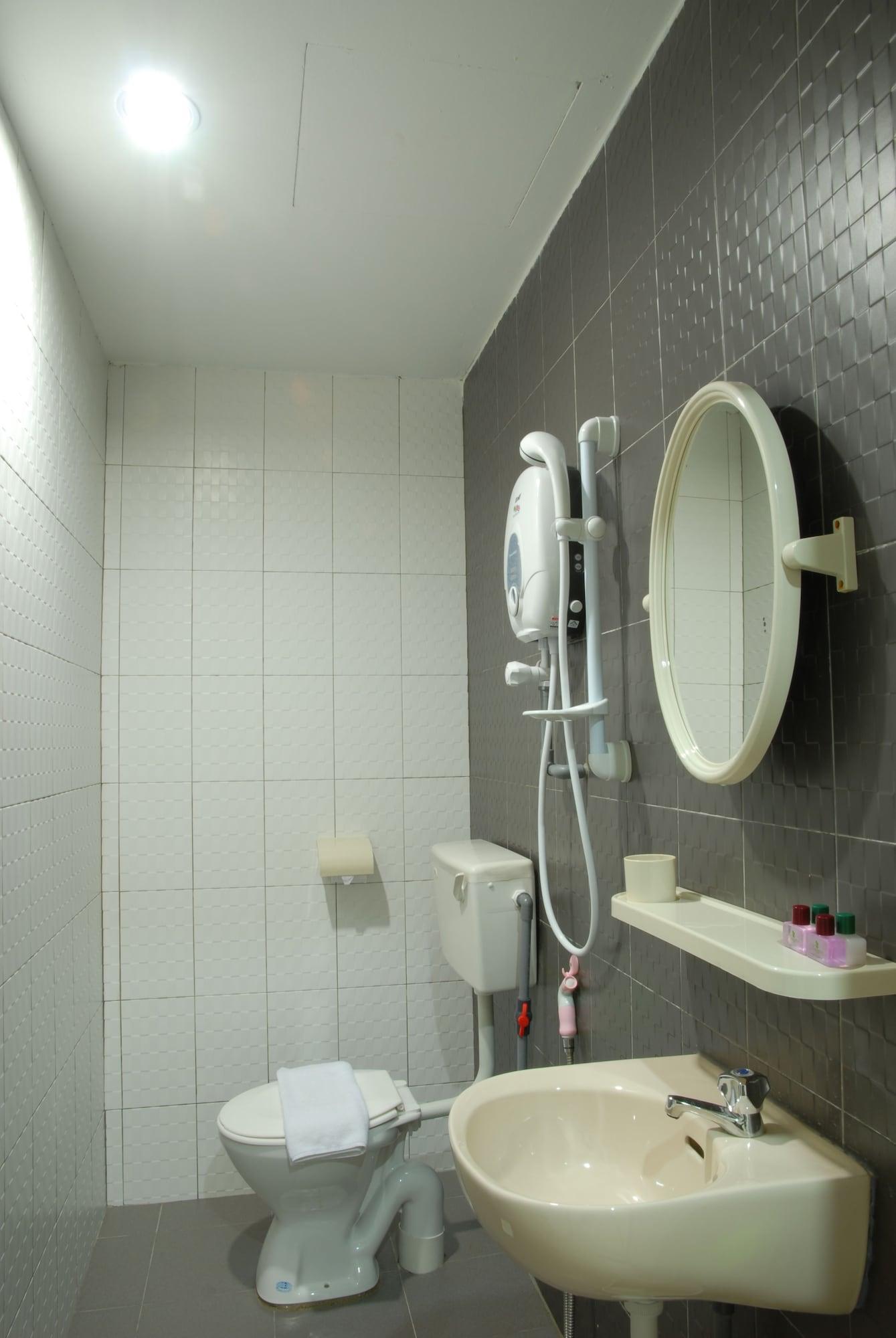 Live Com Hotel Johor Bahru Exterior photo