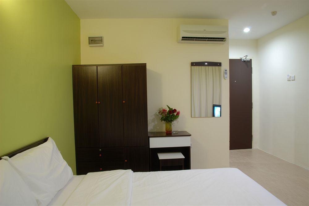 Live Com Hotel Johor Bahru Exterior photo